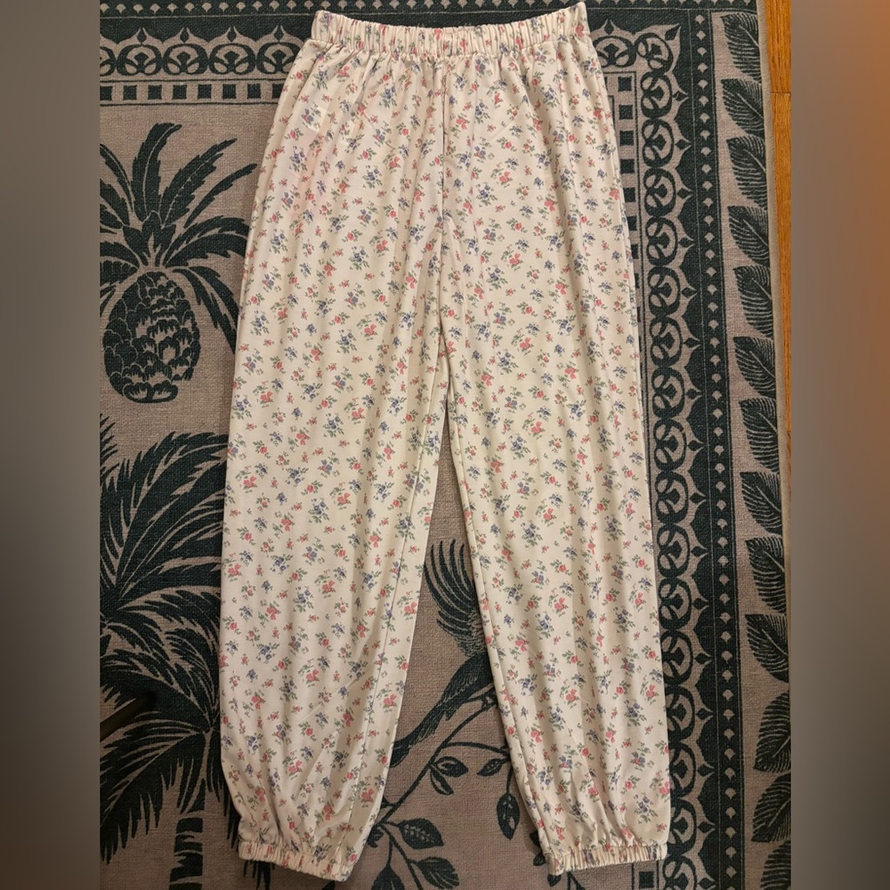 ROMWE Ditsy Floral Print Light Weight Sweatpants